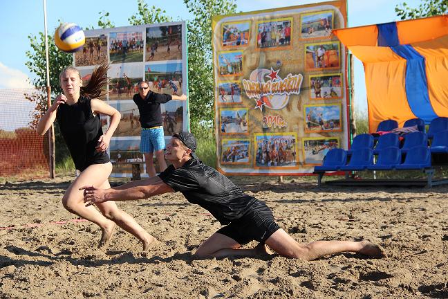 В Борисоглебске прошел межрегиональный турнир по пляжному волейболу width=360px